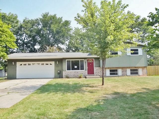1153 N Dawn Dr, Freeland, MI 48623