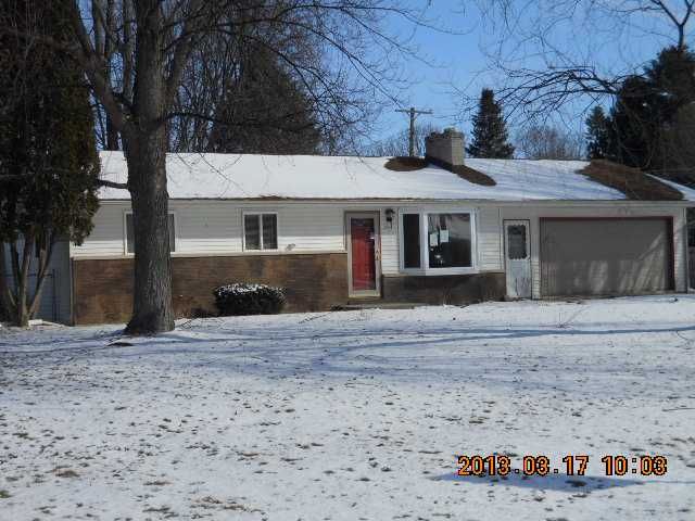 9394 Fair Ln, Freeland, MI 48623