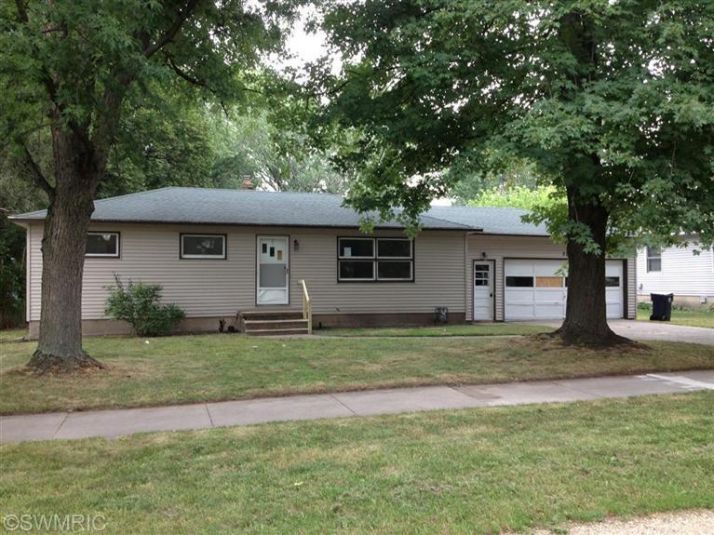 277 Hope Ave, Holland, MI 49423