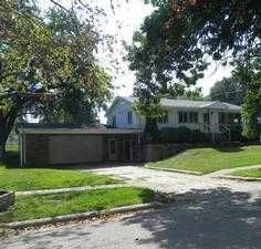 1255 W Palmer St, Freeport, IL 61032