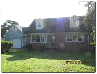 17 Colonial Dr, Jacksonville, NC 28546
