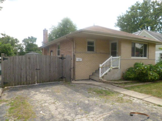 7319 W 114th St, Worth, IL 60482