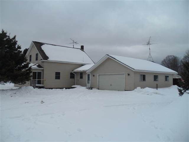 6156 W 50 Rd, Cadillac, MI 49601