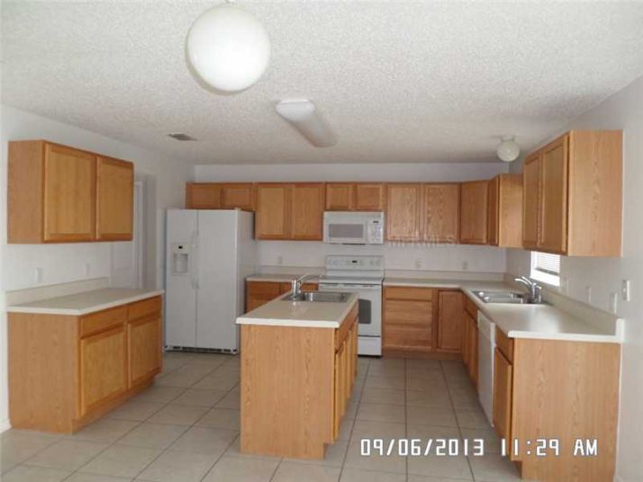 2724 Newmark Dr, Deltona, FL 32738