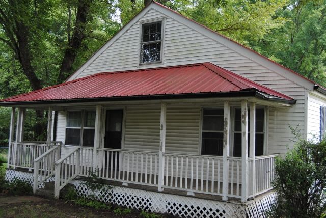 105 Rob Rd, Clarksville, TN 37040