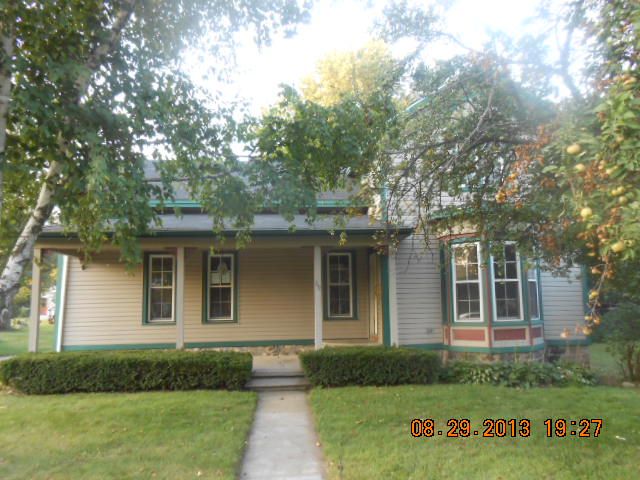 69 E Burdick St, Oxford, MI 48371