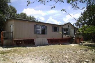 345 Gelowitz Pl, Canyon Lake, TX 78133