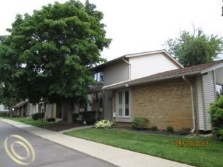 70 Willow Way, Waterford, MI 48328
