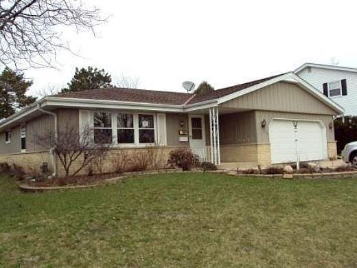 Sugarbush Ln, Greendale, WI 53129