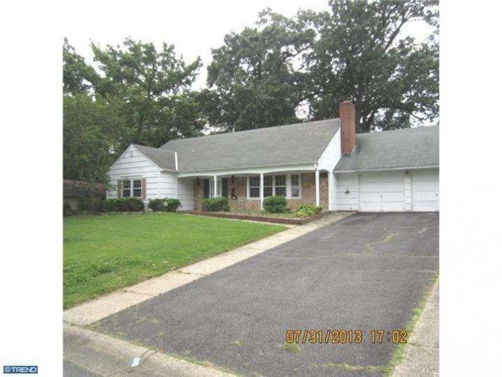 34 Crestview Dr, Willingboro, NJ 08046