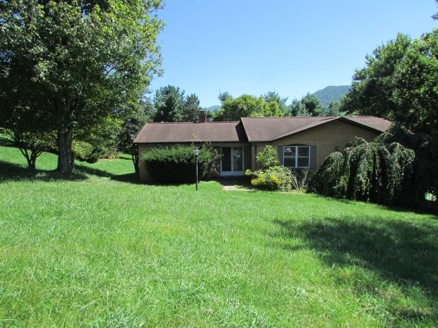 104 Shewey St, North Tazewell, VA 24630