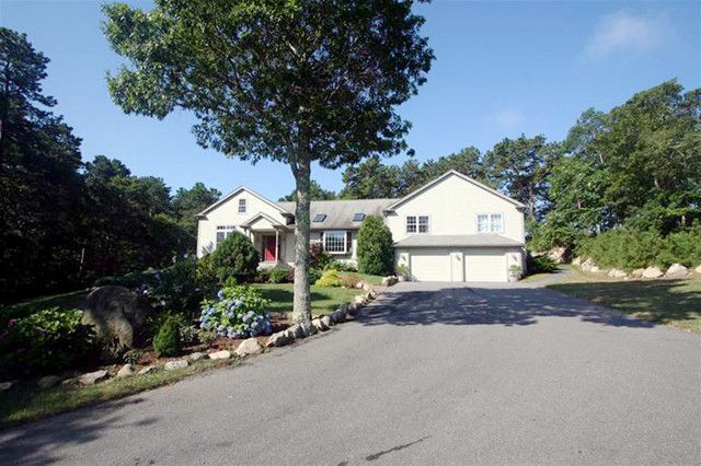 85 Old Hyannis Rd, Yarmouth Port, MA 02675