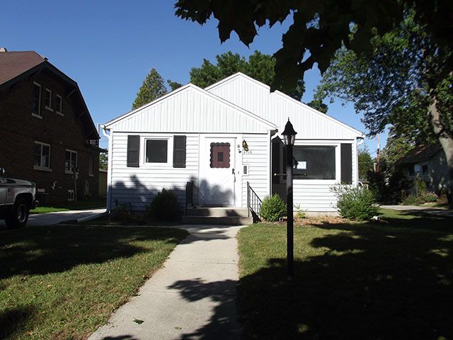 2416 N 6th Street, Sheboygan, WI 53081