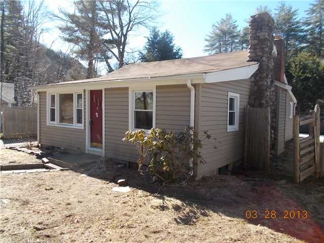 8 Pine Trl, Avon, CT 06001