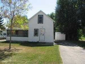 416 Evergreen St, New London, WI 54961
