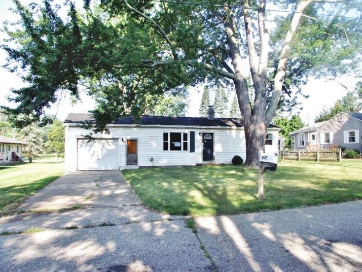 640 Forest St, Eaton Rapids, MI 48827
