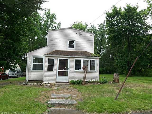 27 Gilbert Ave, Bloomfield, CT 06002