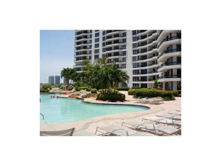 19195 NE 36 CT # 602, Miami, FL 33180