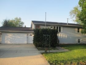27w731 Central Ave, Warrenville, IL 60555