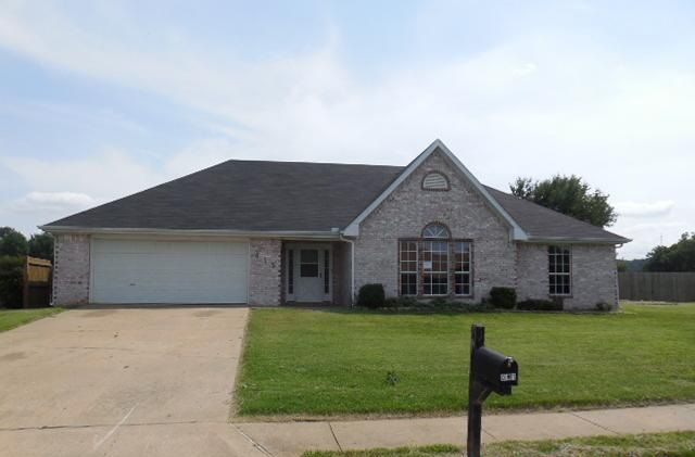 415 Lewis Cv, Lowell, AR 72745