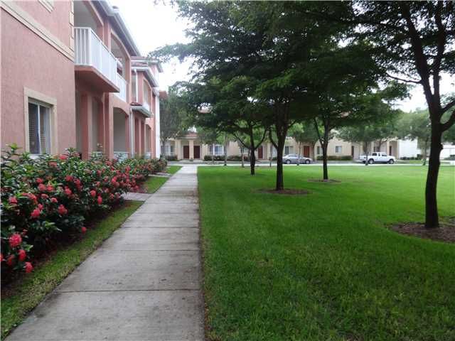 1974 SE 23 TE # 1974, Homestead, FL 33035