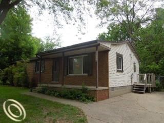 28100 David St, Farmington, MI 48334