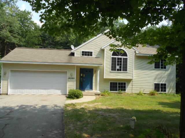 10580 Ridgewood Dr, Greenville, MI 48838