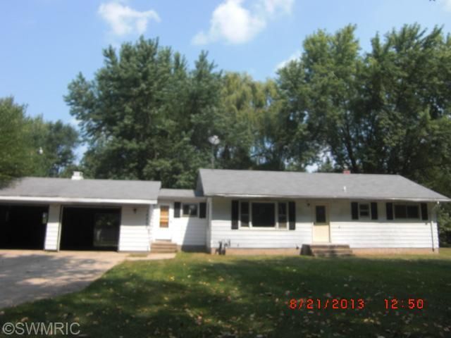 12500 Sassafras Rd Ne, Greenville, MI 48838