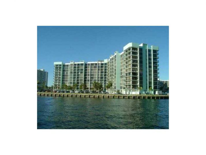 200 LESLIE DR # 811, Hallandale, FL 33009