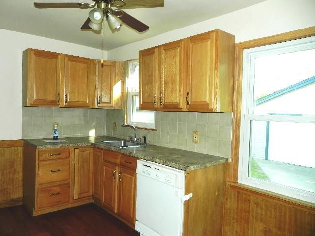 34295 Stellwagen St, Wayne, MI 48184