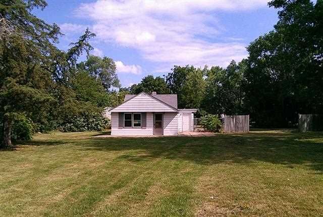 302 Wallace Ave, Machesney Park, IL 61115
