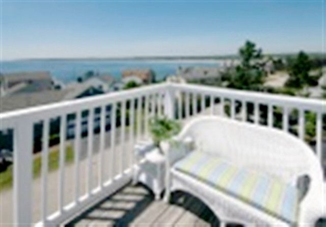 12 Dover Bluff Avenue, York, ME 03909