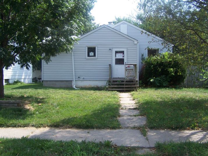 205 Mission Ave E, Bellevue, NE 68005