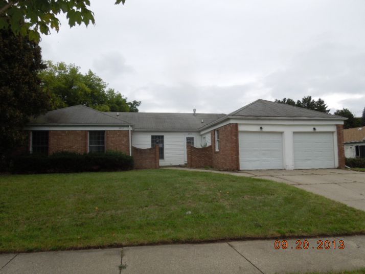 2710-2712 Stoneleigh Drive, Lansing, MI 48910