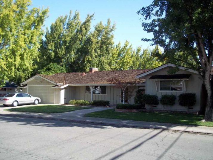 2704 Hampshire Ln, Modesto, CA 95350