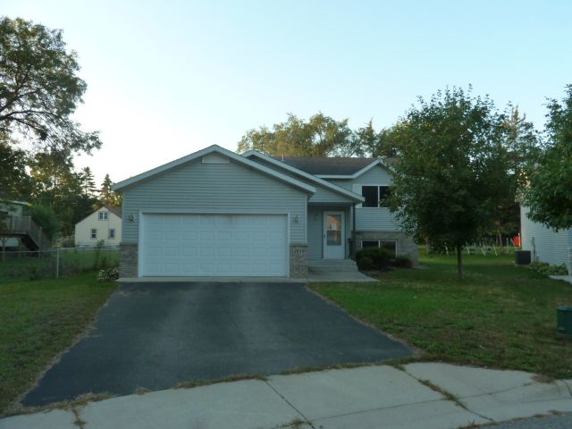 2910 16th St S Cour, Saint Cloud, MN 56301