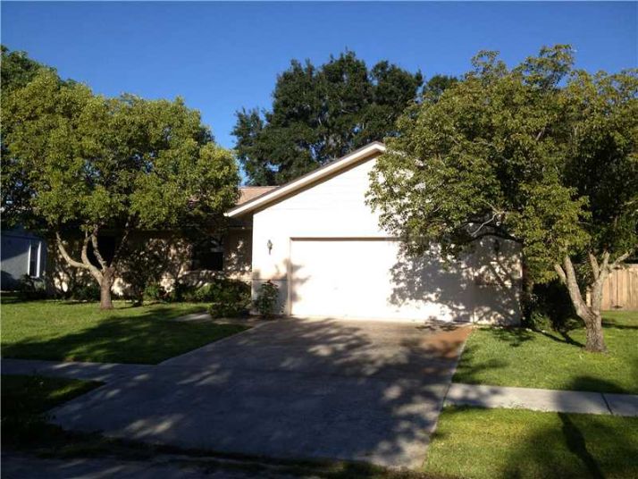 2271 Cork Oak St, Sarasota, FL 34232