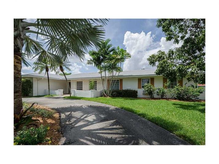 11900 SW 72 AV, Miami, FL 33156