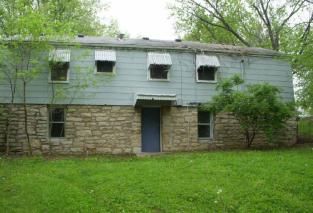 5702 Manchester Ave, Kansas City, MO 64129