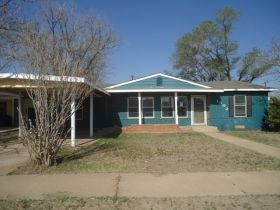 1502 Avenue E, Levelland, TX 79336