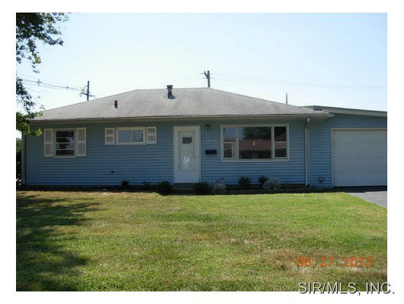 3700 S Park Dr, Belleville, IL 62226