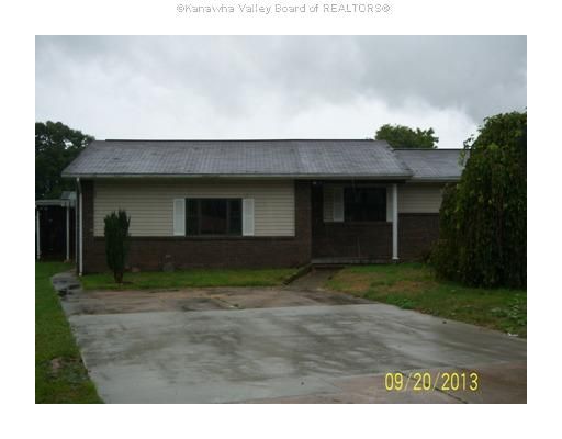 140 Silver St, Poca, WV 25159