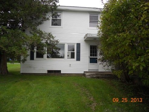 48 Mt Desert Dr, Bangor, ME 04401