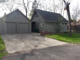 110 Circle Dr S, Island Lake, IL 60042