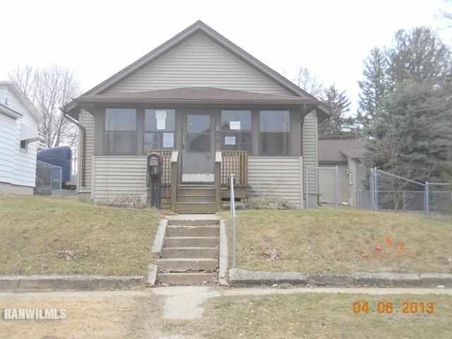 905 E Garden St, Freeport, IL 61032