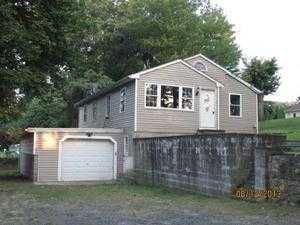 4 Willow St, Danbury, CT 06810