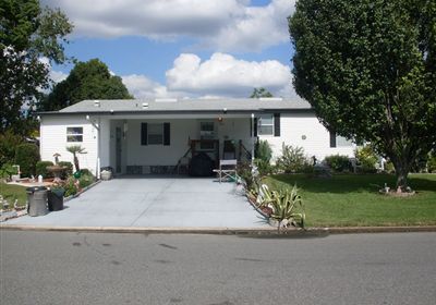 1250 Lake Drive, Grand Island, FL 32735