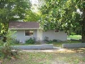 302 Combs Ave, Cotter, AR 72626