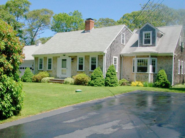 6 Dearborn Ave, Falmouth, MA 02540