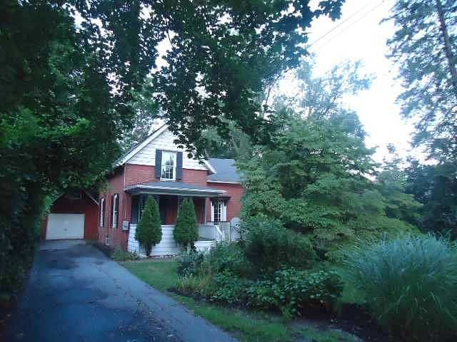 Piper, West Springfield, MA 01089